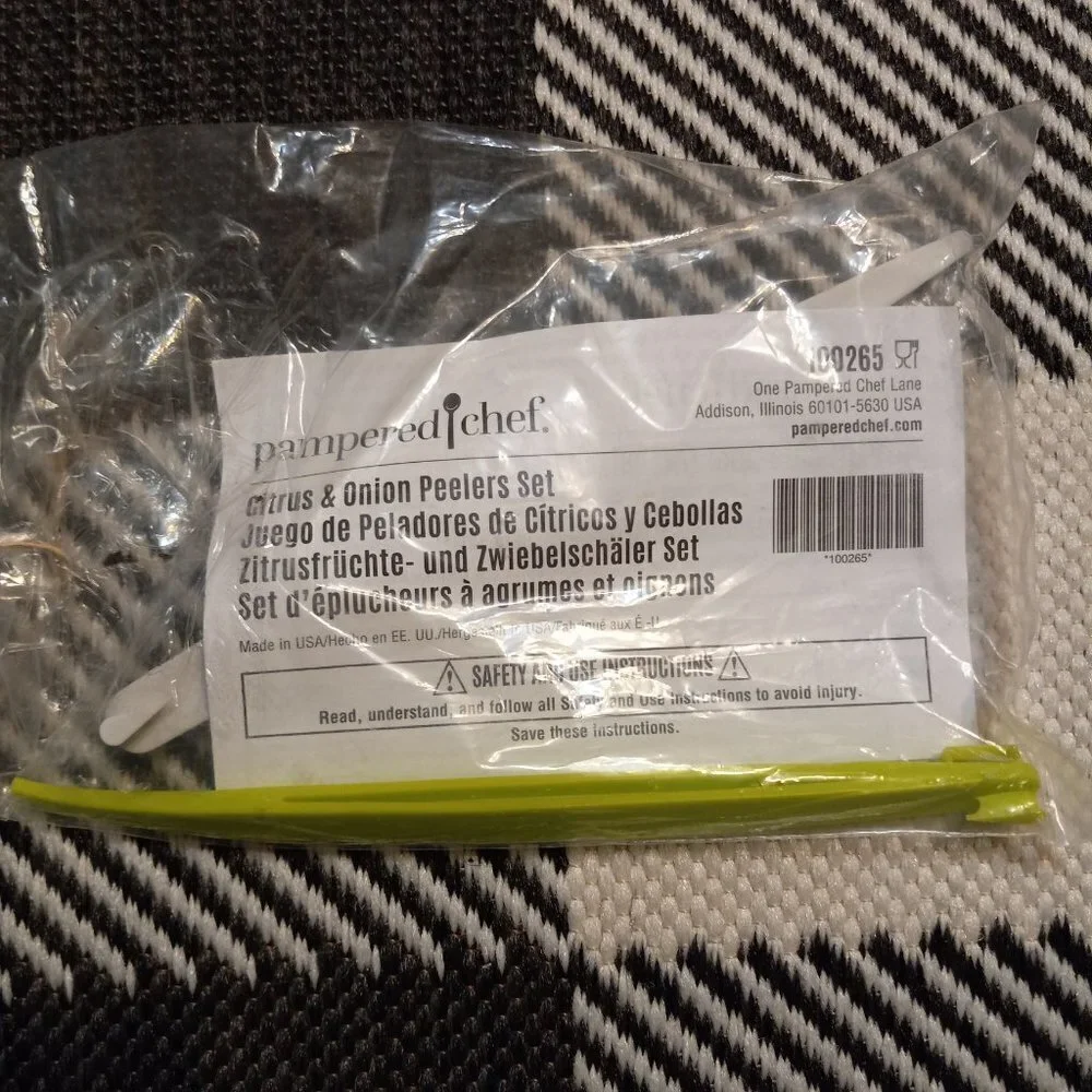 Pampered Chef Ceramic Egg Cooker and Citrus and Onion Peeler set